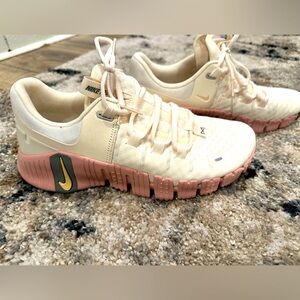 Nike Free Metcon 5 | Women’s Size 9